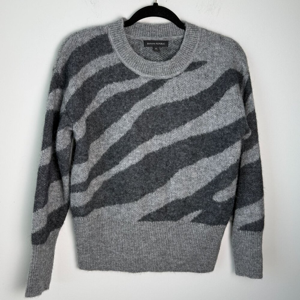 Banana Republic Zebra Wedge Angora Blend Sweater High Neck Gray Size XS - Picture 4 of 9